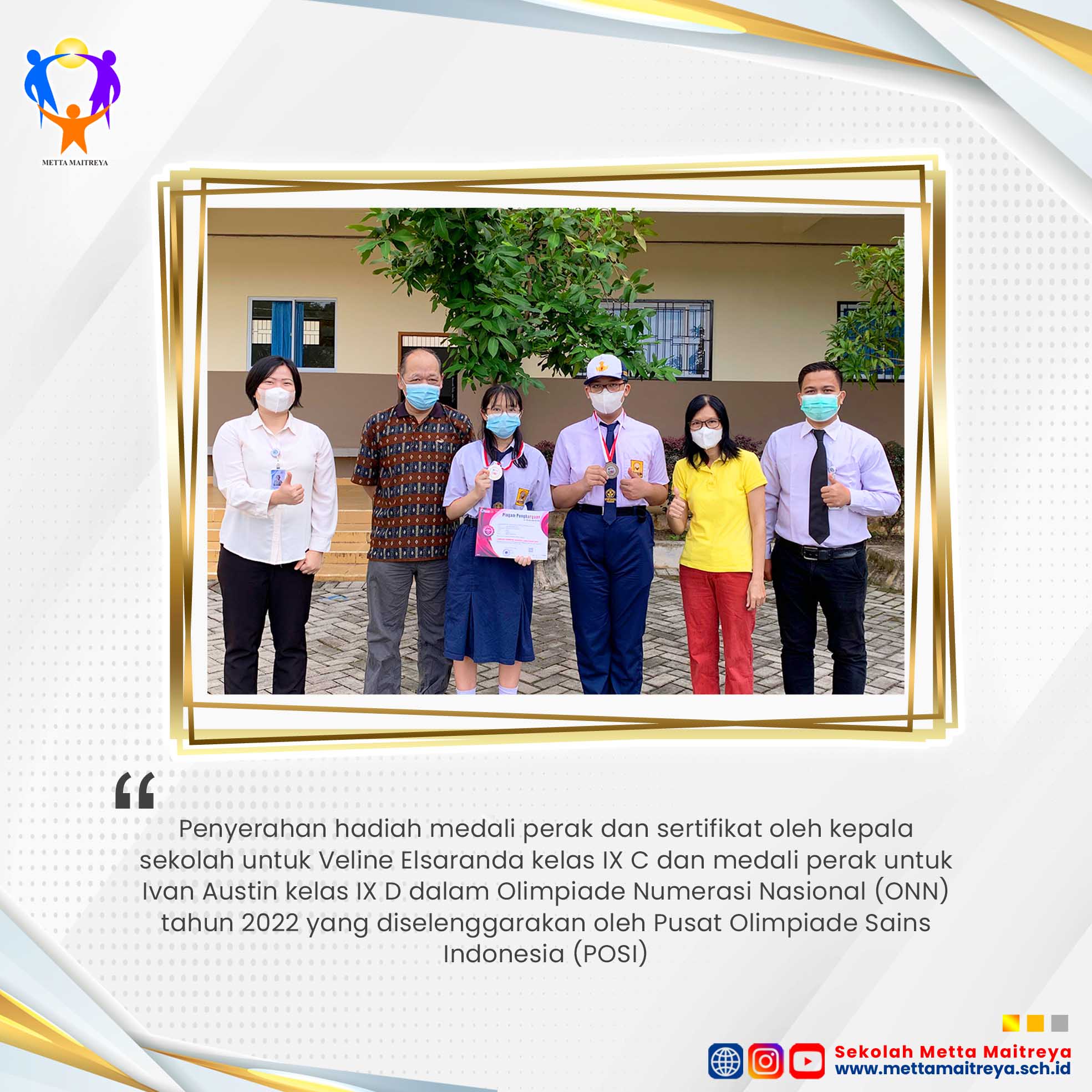 Penyerahan Hadiah Medali Perak dan Sertifikat oleh Kepala Sekolah | SMP METTA MAITREYA 